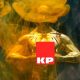 Fotografía artística de la estatuilla oscar sujetando el logo de alfombras KP